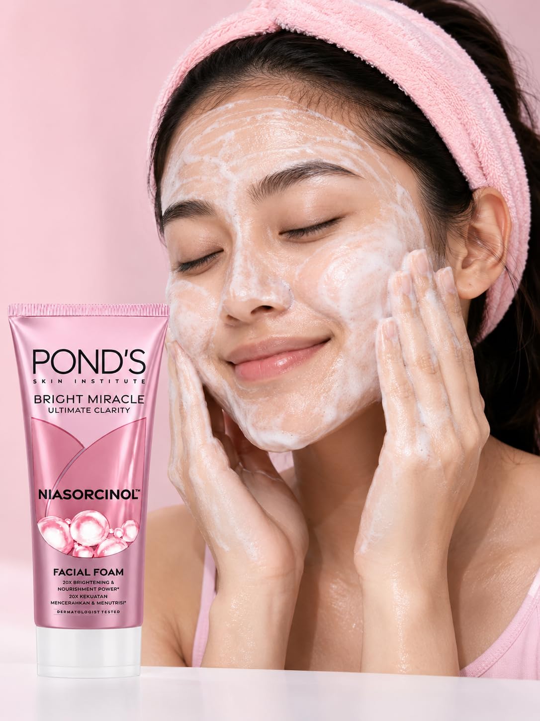 POND’S Bright Miracle Ultimate Clarity Niasorcinol Facial Foam 100g Face Wash for Brightening and Deep Cleansing
